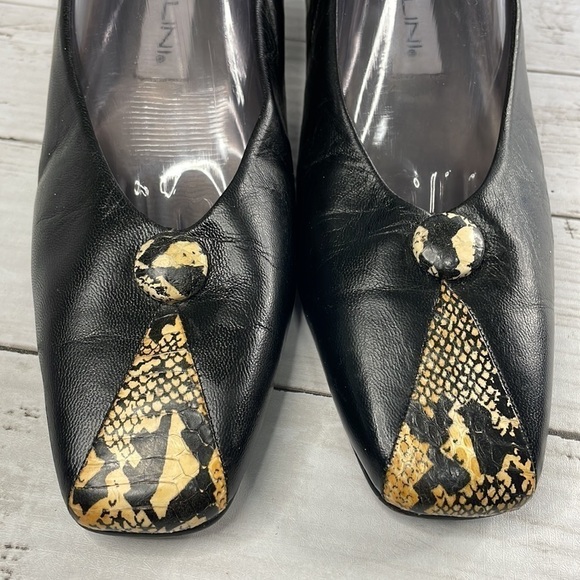 Vintage Bellini Black Leather and Reptile Button Low Heel Pump - Picture 9 of 15